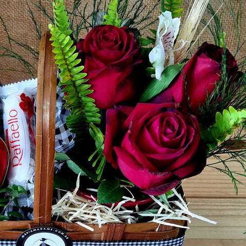 Adicione na sua Cesta Arranjo c/ 3 Rosas Vermelhas
