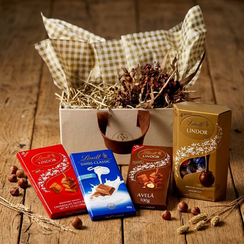 Cesta de Chocolates Lindt Sabores da Suíça
