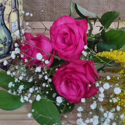 Adicione ao seu Presente Arranjo com 3 Rosas Pink