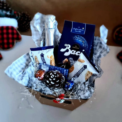 Cesta Natalina de Chocolates Blue Night - Maria Madame Comércio de Kits e Cestas Ltda